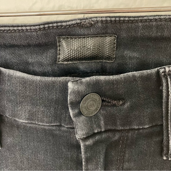MOTHER High Waisted Looker Ankle Fray in Blackbird, Size 24 - Picture 5 of 9
